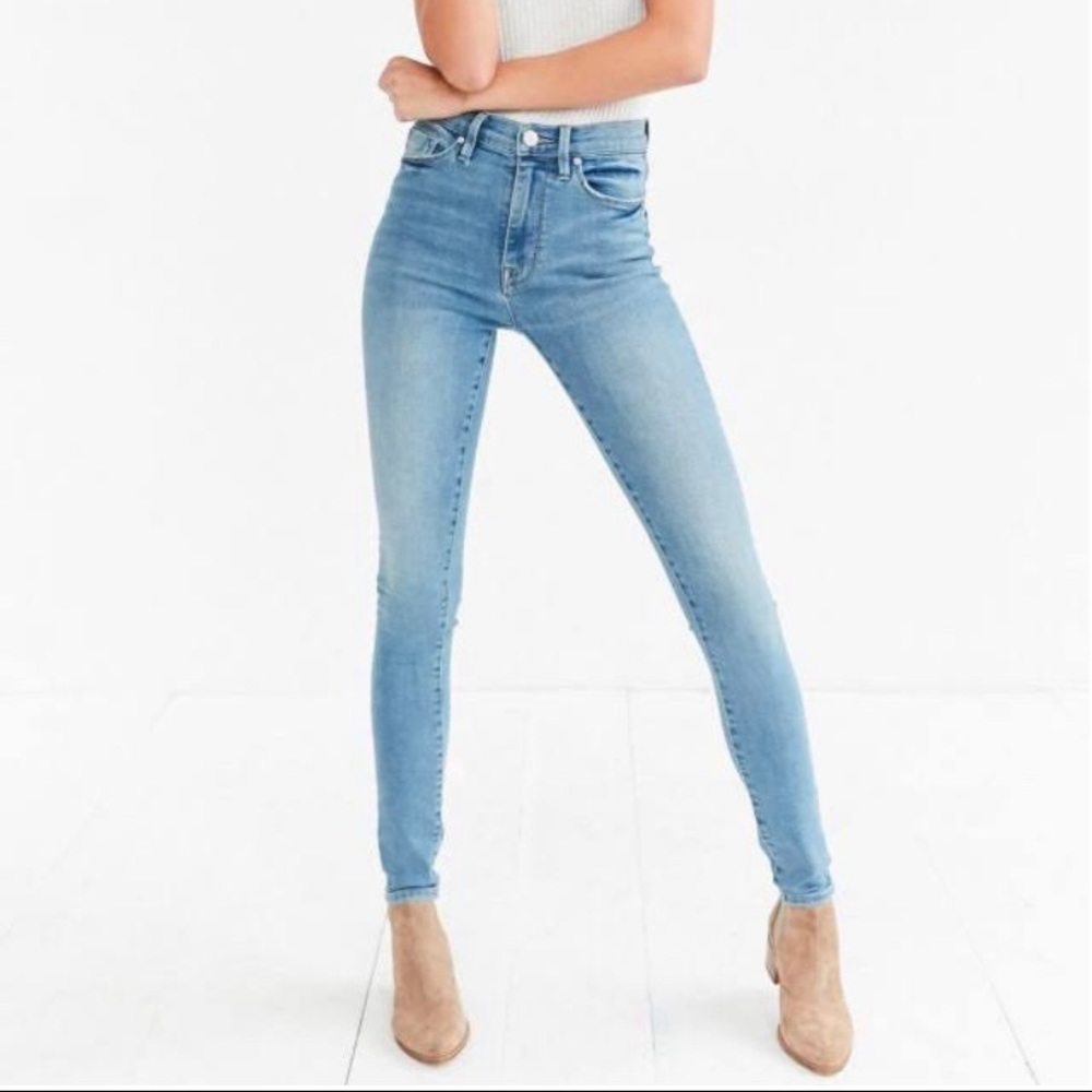 NWOT BDG High Rise Twig Grazer Jean Light Wash 25